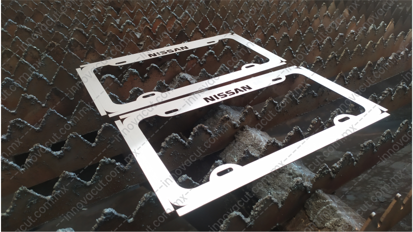 fabricantes-de-porta-placas-para-automoviles-en-iztapalapa